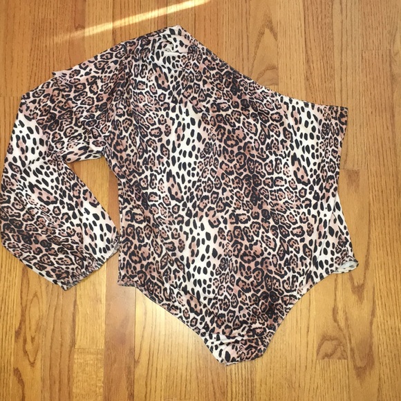 PrettyLittleThing Tops - ONE SHOULDER LEOPARD PRINT BODYSUIT